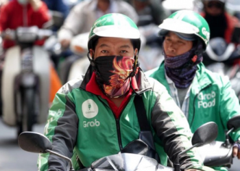 Grab nói dừng thu phụ phí nắng nóng từ 7/7