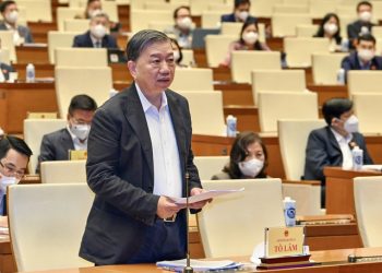 Bộ trưởng Tô Lâm trả lời về hộ chiếu mẫu mới tại phiên họp Thường vụ Quốc hội ngày 10/8