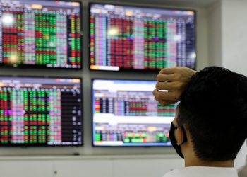 Áp lực bán dâng cao, VN-Index giảm 34 điểm, khối ngoại bán ròng hơn 500 tỷ đồng