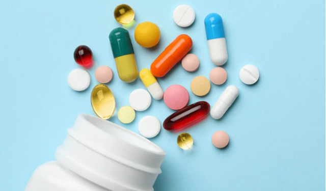 Dược liệu Trung ương 2 bị xử phạt vì không đăng ký giao dịch chứng khoán - Ảnh 1.