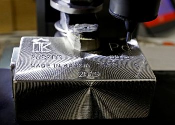 Bất chấp xung đột giữa Nga và Ukraine, châu Âu và Mỹ tăng cường mua kim loại công nghiệp chủ chốt của Nga