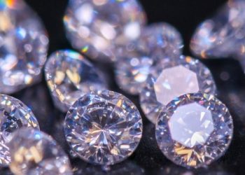 Kim cương Nga bị EU đưa vào tầm ngắm trong gói trừng phạt tiếp