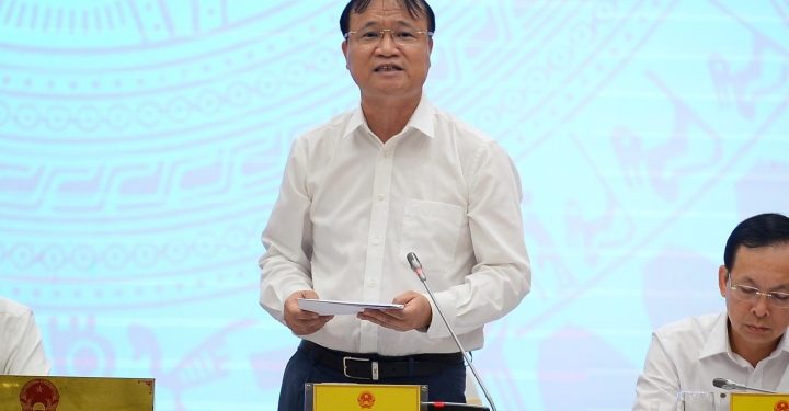 Thứ trưởng Bộ Công Thương nói về việc giá dầu cao hơn giá xăng