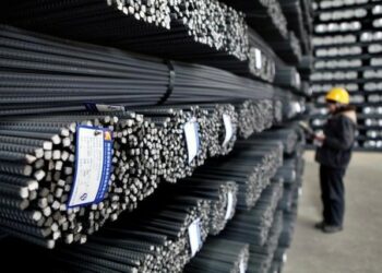 Doanh nghiệp thép đua nhau báo lỗ, hàng nghìn tỷ đồng đắp chiếu trong kho - Ảnh 1.