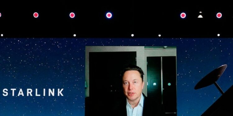 Sau thông báo trở mặt với Ukraine, Elon Musk thông báo SpaceX sẽ tiếp tục tài trợ cho Internet Starlink