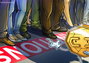 Blockchain.com và Crypto.com chặn đường Nga