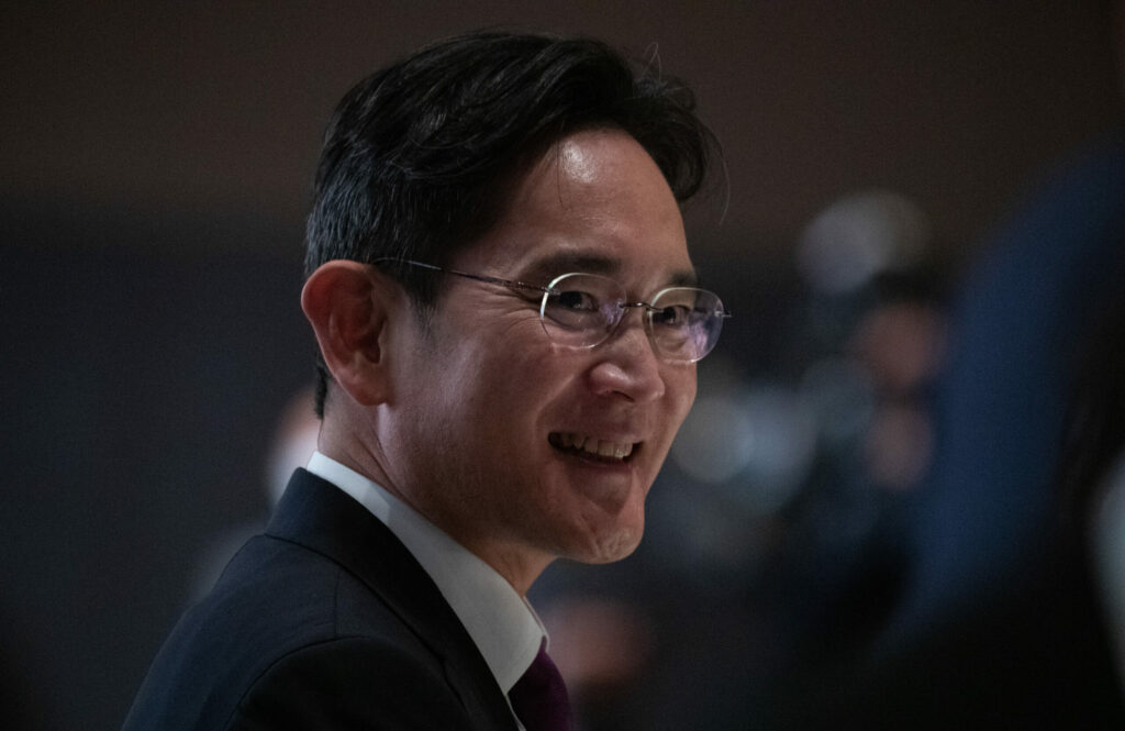 Jay Y. Lee chính thức tiếp quản đế chế Samsung 250 tỷ USD