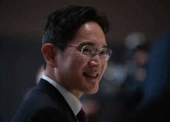 Jay Y. Lee chính thức tiếp quản đế chế Samsung 250 tỷ USD