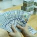 Giá USD tiếp tục tăng, Nhân dân tệ xuống thấp nhất 15 năm