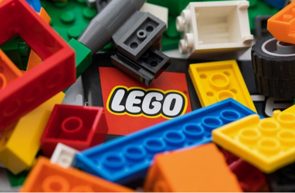 vimoney: Công ty mẹ của Lego "bẻ lái" đầu tư vào giáo dục