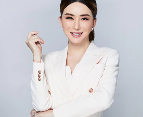 Tỷ phú Thái Lan đã mua Miss Universe?