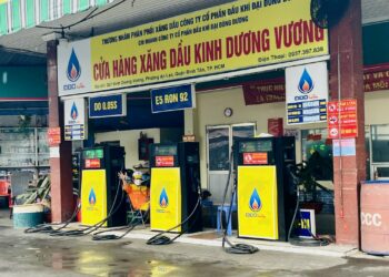 2 Bộ họp khẩn về vấn đề nguồn cung xăng dầu
