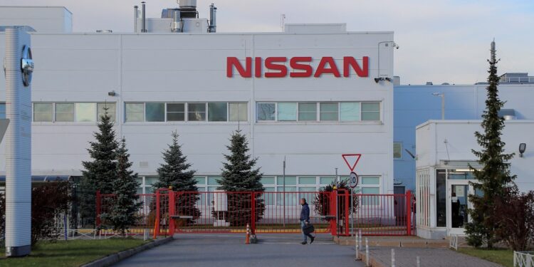 Rút khỏi Nga, Nissan chịu lỗ 700 triệu USD