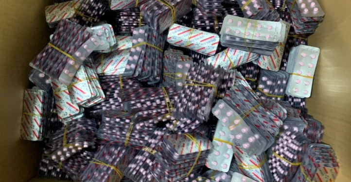 Choáng với công nghệ sản xuất thuốc tây trong xô, chậu