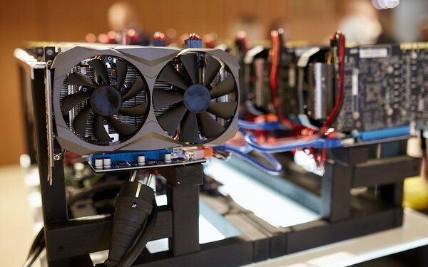 Nhiều thợ đào tiền số Việt mua phải "trâu cày" lởm