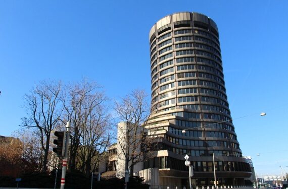 BIS cảnh báo hàng loạt nhà đầu tư bán lẻ bị mất tiền bằng Bitcoin