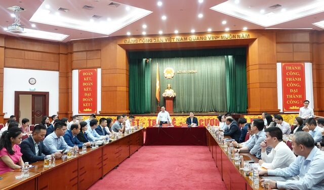 Bộ Tài chính nói gì trong cuộc họp bàn về thị trường chứng khoán và trái phiếu doanh nghiệp ngày 23/11? - Ảnh 1.