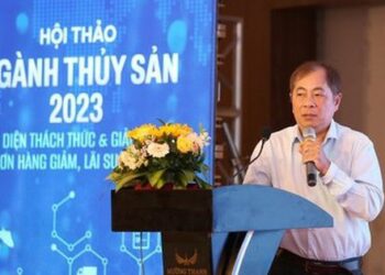 “Chờ đến cuối tháng 12 bắt đầu mua chứng khoán, "ôm" 6-9 tháng sẽ lãi 50% trở lên”