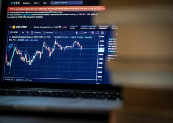 FTX khuyến khích nhân viên gửi tiền lên sàn để giữ an toàn