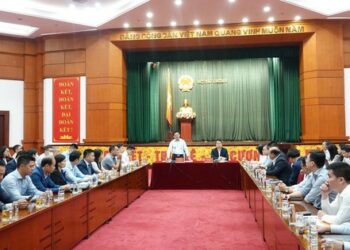 Lãnh đạo CTCK, doanh nghiệp phát hành trái phiếu nêu ý kiến trong cuộc họp với Bộ Tài chính