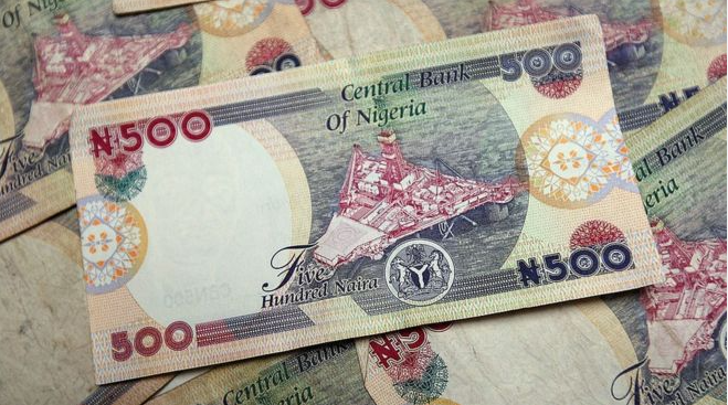 Nigeria phát hành tiền giấy để kiềm chế tham nhũng