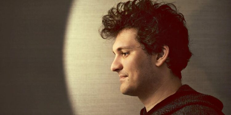 Tài sản của ông chủ sàn FTX bay 90% sau 1 đêm