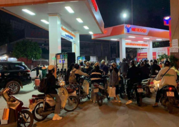 Sở Công Thương phản hồi về việc Hà Nội xếp hàng nửa tiếng mới mua được xăng