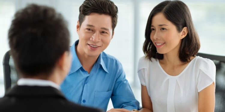 TP HCM: Xử lý nhân viên ép khách vay vốn mua bảo hiểm