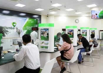 Vietcombank giảm lãi suất cho vay từ 1/11
