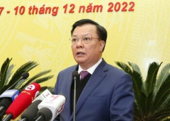 Bí thư Hà Nội: Biến động chứng khoán, trái phiếu ảnh hưởng tới nguồn lực của Thủ đô - Ảnh 1.