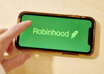 FTX muốn toà án đóng băng 450 triệu USD cổ phiếu HOOD trong nỗ lực giành quyền sở hữu