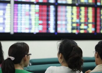 VN-Index vẫn trong sóng hồi