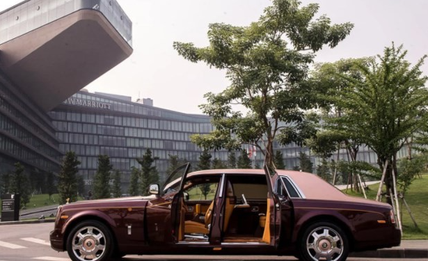 Đại hạ giá, Rolls-Royce Phantom có đắt khách trong lần đấu giá tiếp?