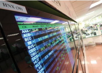 Tự doanh CTCK tập trung gom cổ phiếu "lạ" trên HNX