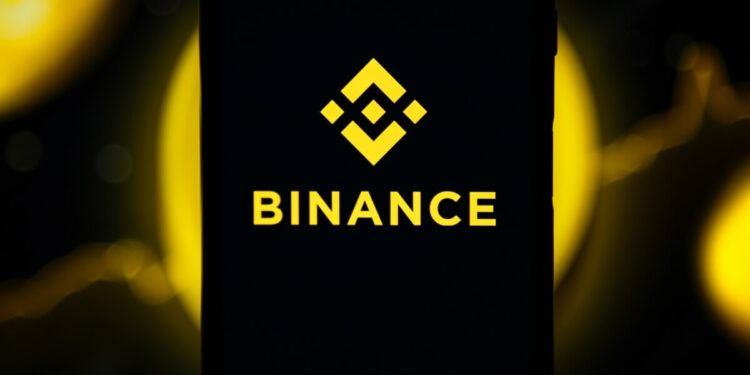 Binance thừa nhận trộn lẫn tiền gửi của khách hàng với tài sản bảo chứng