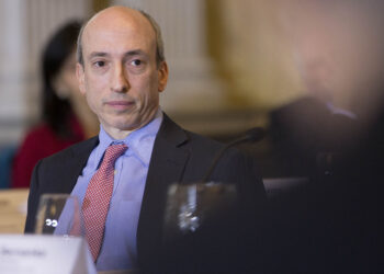 Chủ tịch SEC tiếp tục công kích crypto bằng cách "gây áp lực" lên quân đội Mỹ