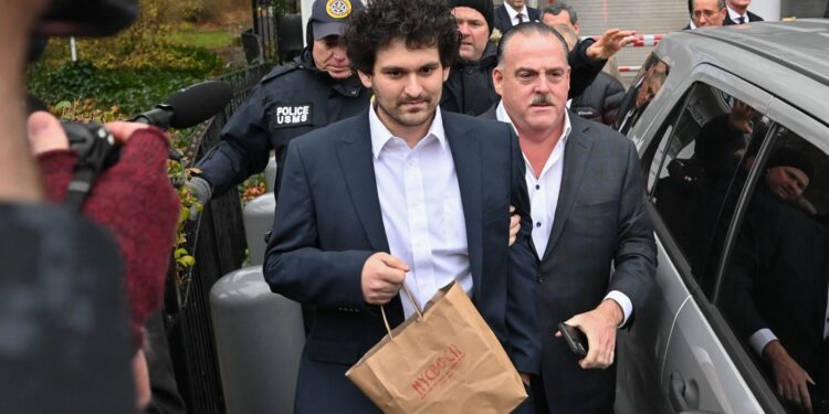 Mỹ đã phong tỏa đến 700 triệu USD tài sản của Sam Bankman-Fried