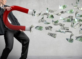 "Săn" doanh nghiệp có câu chuyện tăng trưởng tốt, trả cổ tức tiền mặt cao hơn lãi ngân hàng