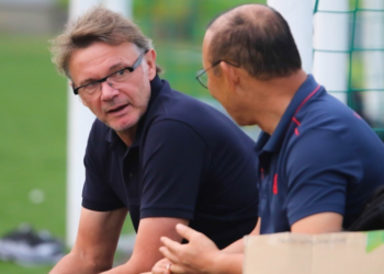 HLV Troussier được VFF trả lương cao hơn HLV Park