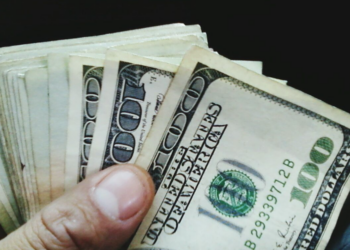 Xem xét giảm bậc thuế với người làm công ăn lương