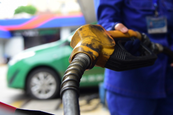 Bộ Tài chính nói gì khi được nhường quyền điều hành xăng dầu?