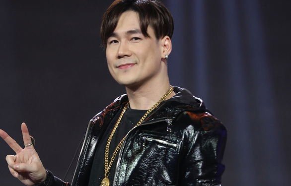 HĐQT Sông Đà 1.01 "kết nạp" ca sĩ Khánh Phương "Chiếc ăn gió ấm"