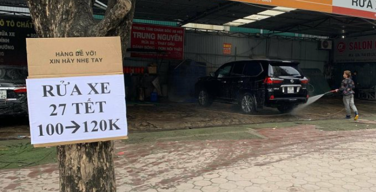 Giá dịch vụ rửa xe tăng gấp 2 những ngày cận Tết