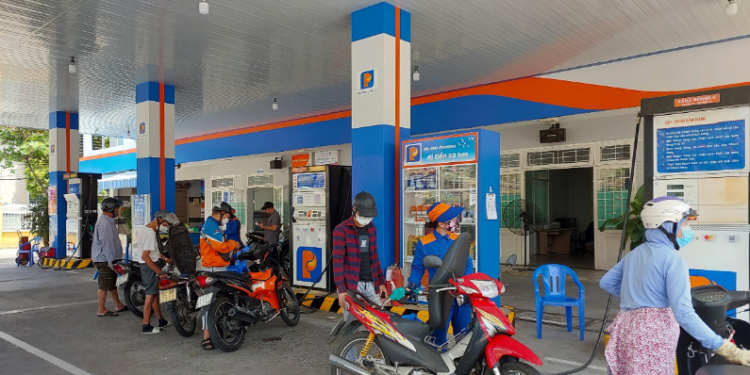 6 doanh nghiệp xăng dầu vừa bị rút giấy phép
