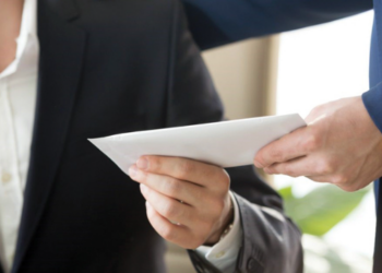 Ngành nào ở Việt Nam có người hưởng lương gần 1 tỷ/tháng?