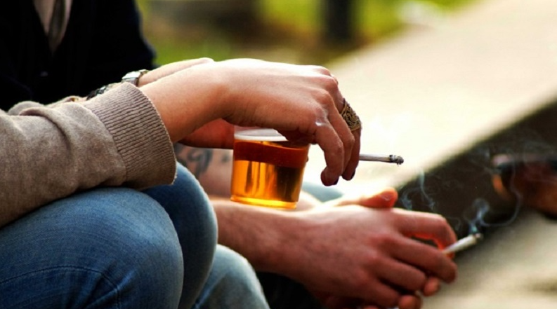 Rượu, bia và thuốc lá bị đề xuất tăng thuế