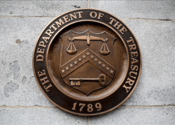 Janet Yellen thông báo hành động của chính phủ để bảo vệ những người cho vay nhỏ khỏi tình trạng rút tiền gửi và ngăn chặn khủng hoảng ngân hàng