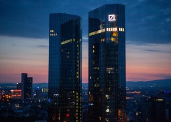 Ngân hàng First Citizens mua lại các khoản tiền gửi và cho vay của Ngân hàng Thung lũng Silicon