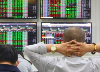 VN-Index thử thách vùng kháng cự 1.050 điểm
