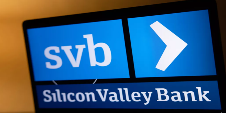 Bộ Tư pháp Mỹ “chăm sóc đặc biệt” ngân hàng Silicon Valley Bank
